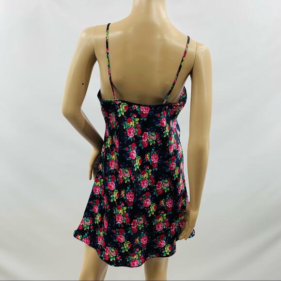 Val • Mode Lingerie Floral Rose Nightgown - Picture 6 of 8